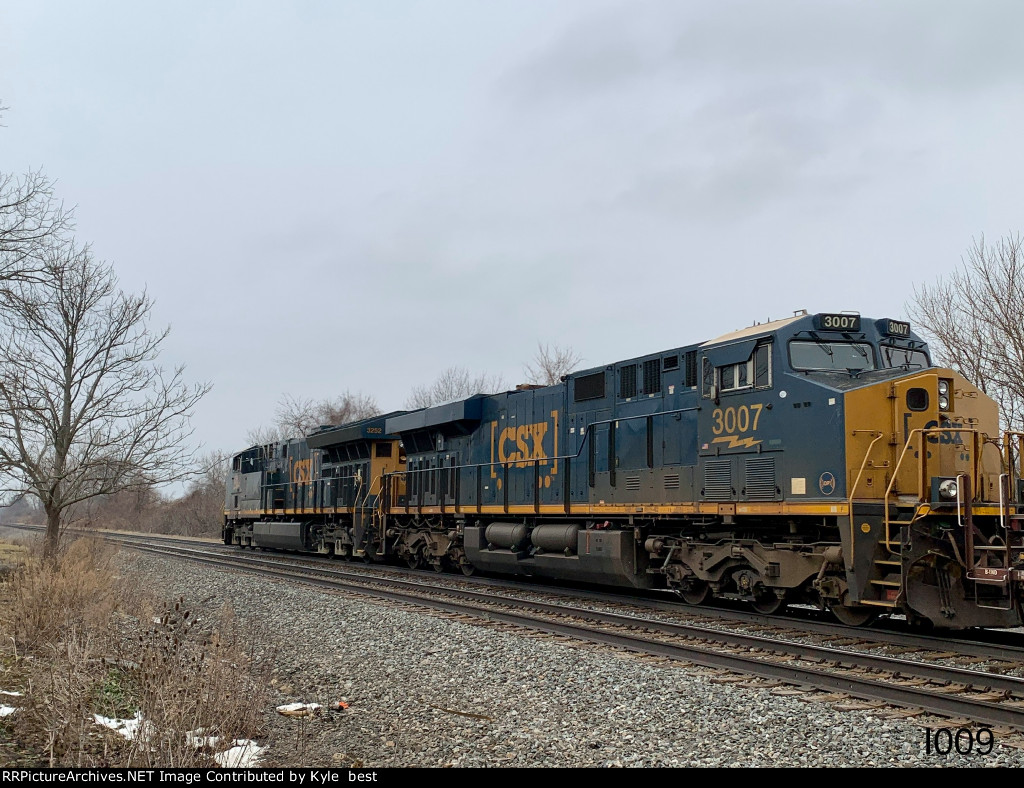 CSX 3007 on I009 